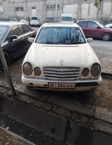 мицубиси каризма: Mercedes-Benz 220: 1995 г., 2.3 л, Механика, Бензин, Седан