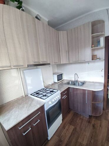 продаю квартиру 7мкр: 2 комнаты, 48 м², 105 серия, 4 этаж, Косметический ремонт