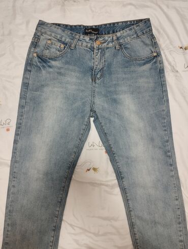 серые с потёртостями джинсы: Мом, Zara, Турция, Средняя талия