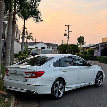 212: Honda Accord: 2022 г., 2 л, Автомат, Гибрид, Седан — 3