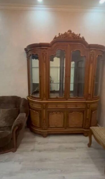 Uzunmüddətli kirayə mənzillər: Nərimanov metrosuna 5 dəgigə piyada məsafədə, 15 mərtəbənin,8-ci — 5