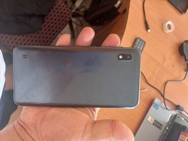 optimal samsung telefonlar: Samsung Galaxy A10, 32 GB, rəng - Qara