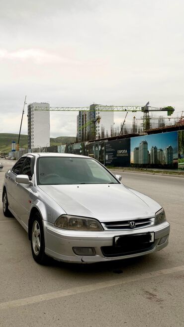 honda accord автомат: Автомобиль Honda Accord в кузове седан серебристого цвета. Оснащен