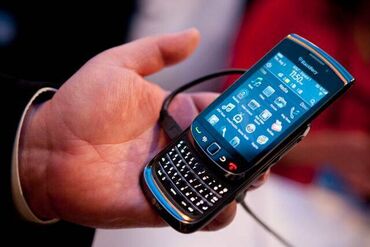 slušalice za mobilni: Blackberry Torch 9800, < 2 GB, bоја - Crna, Sa tastaturom, Na preklapanje