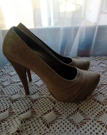 kompleti pantalone i sako: Pumps, 38