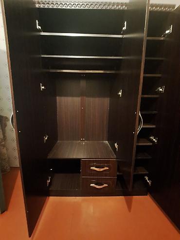 islənmis dolab: İşlənmiş, 3 qapılı, Güzgülü, Qəhvəyi, Taxta, Açılan, Düz dolab — 2