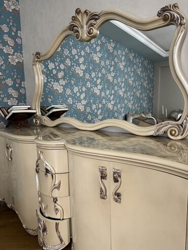 Qonaq otağı dəstləri: İşlənmiş, Komod, Masa və oturacaqlar, TV altlığı, Türkiyə — 10