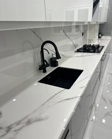 Mətbəx mebeli: Mətbəx dəsti müasir dizaynı ilə funksionallığı və estetik görünüşü -da lalafo.az — 13 Mətbəx mebeli: Mətbəx dəsti müasir dizaynı ilə funksionallığı və estetik görünüşü — 13