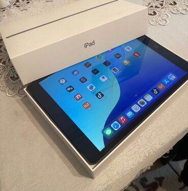 plansetlər: Apple iPad planşet - Rəng: Space Gray - Korpus: Alüminium gövdə, ön