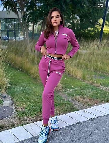 Gornji i donji deo: GUESS
dostupne u vise boja
Vel. S, m, l, xl
Cena 4400 din — 7