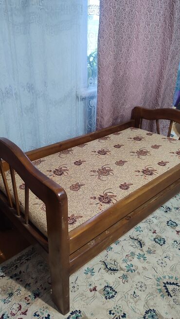 детский шезлонг качалка: Детская односпальная кровать, Б/у, Для девочки, Для мальчика, С матрасом, Дерево, Самовывоз