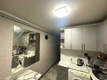 продам 3 х ком кв в мкр: 2 комнаты, 42 м², 104 серия, 1 этаж, Евроремонт