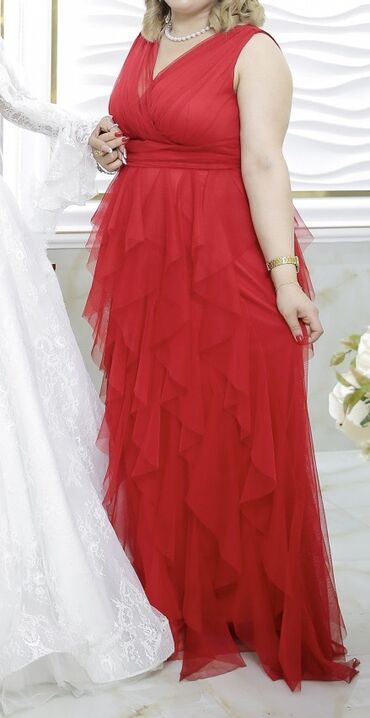 механические часы в баку: Zərif ziyafət geyimləri dəsti 1) Qırmızı uzun don: - Parlaq qırmızı