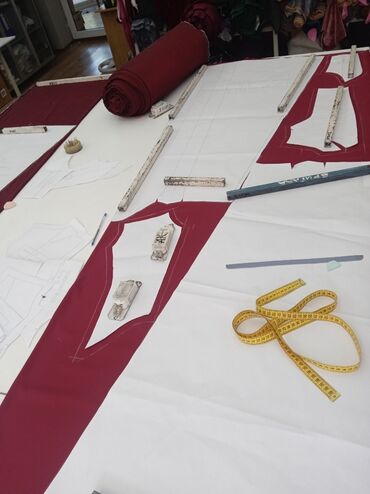 Дизайнер одежды: Дизайнер одежды. Опыта работы есть. Зарплата договорная. Умею шить — 3