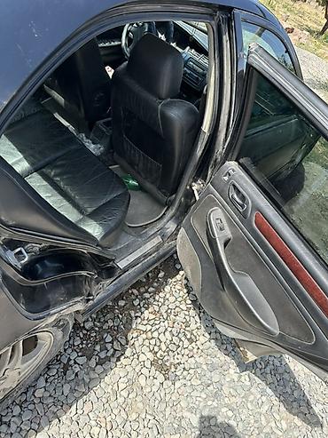 кожаная: Honda Accord: 2000 г., 2 л, Механика, Бензин, Седан — 6