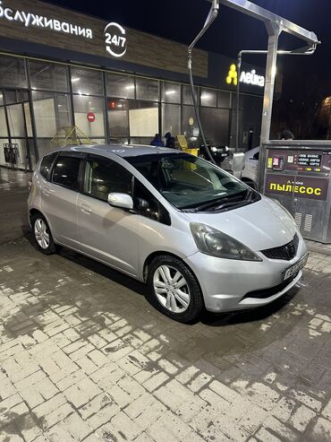 жук ташуучу машина: Honda Fit: 2008 г., 1.3 л, Автомат, Бензин, Хетчбек