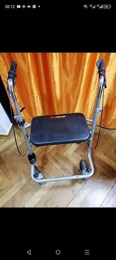 Hodalice, štake, štapovi za hodanje, kolica za hodanje: Stolica pokretna odlična

Mirjevo — 1