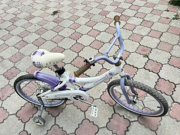 сиденье для ребенка на велосипед: Продаю детский велосипед** **Характеристики:** - Подходит для детей