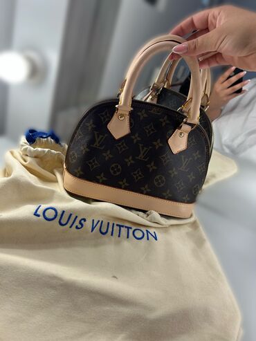 louis vuitton putna torba: Elegantna torbica, Louis Vuitton, Materijal: Koža na lalafo.rs louis vuitton putna torba: Elegantna torbica, Louis Vuitton, Materijal: Koža