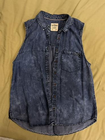 Джинсовая безрукавка Pull&Bear. Состояние нового . Материал