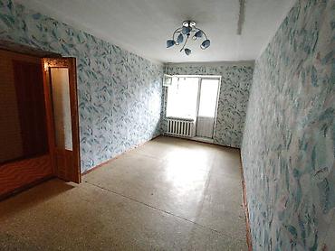 Продажа квартир: Продается 2 комнатная квартира по Кольбаева, рядом Аламедин 1 1/5 этаж — 11