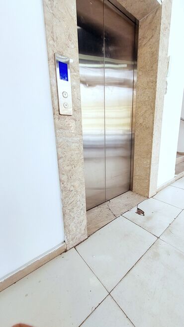 Mağazalar: Göyçay ş. tam mərkəzdə çox əla yerdə 3 mərtəbə + monsar + aşağıda — 8