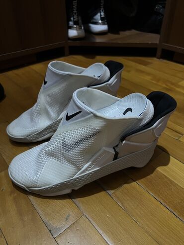 женские беговые кроссовки nike: 38.5, цвет - Белый, Новый