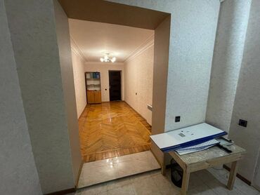 Ofislər: Nərmanov rayonu,Kooperasiya universitetinə yaxın,Neo schoolun — 7