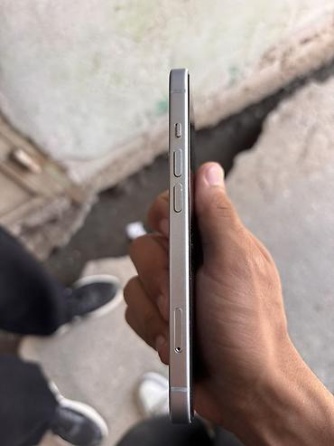 Apple iPhone: IPhone 15, Б/у, 256 ГБ, Зарядное устройство, Защитное стекло, Чехол, 86 % — 10