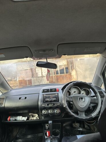 Honda: Honda Fit: 2002 г., 1.5 л, Вариатор, Бензин, Хэтчбэк — 10