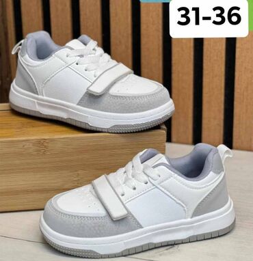 Patike: Veličina - 34, Vodootporne — 2