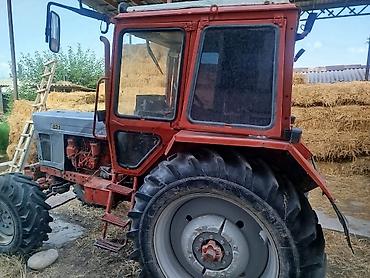 Другое оборудование для отделочных работ: Трактор Беларус МТЗ-82.1 с прицепом - Полный привод 4x4 - Кабина — 4