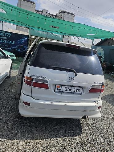 справа: Toyota Estima: 2003 г., Автомат, Бензин, Минивэн — 4