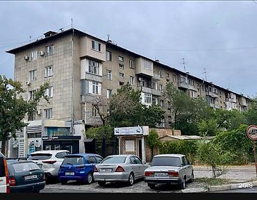 квартиры за городом: 1-комнатная квартира в пятиэтажном доме, фасад с активной торговой — 1