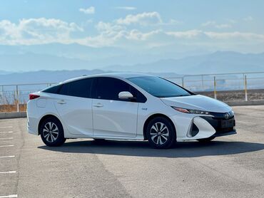 Toyota: Toyota Prius: 2019 г., 1.8 л, Вариатор, Гибрид, Купе