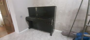 Другие товары для дома: Шикарное старинное пианино. Массив дерева. На нем не играли больше 20