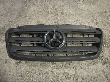 крыло для спринтера: Решетка радиатора Mercedes-Benz