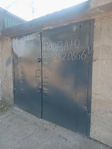 продается гараж: Гараж с смотровой ямой и металлическими воротами. - Капитальный гараж — 1