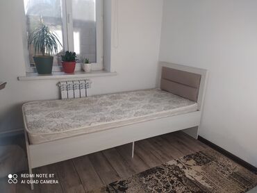 ящики подарочные: Продаю кровать, с одной стороны есть два ящика, с другой пусто