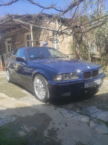 1991 bmw: BMW 318: 1.8 l | 1991 il Sedan