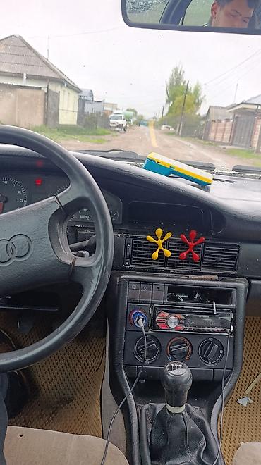 Другие автомобили: Легковой автомобиль седан, белый. Кузов: - 4 двери, классический — 6