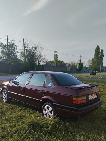 Продажа авто: Volkswagen Passat: 1990 г., 1.8 л, Механика, Бензин, Седан