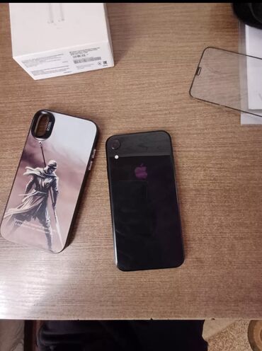 Apple iPhone: IPhone Xr, Б/у, 64 ГБ, Черный, Защитное стекло, Чехол, 100 %