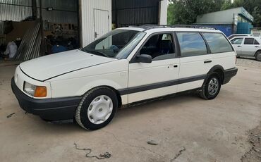 Volkswagen Passat: 1989 г., 1.8 л, Механика, Бензин, Универсал