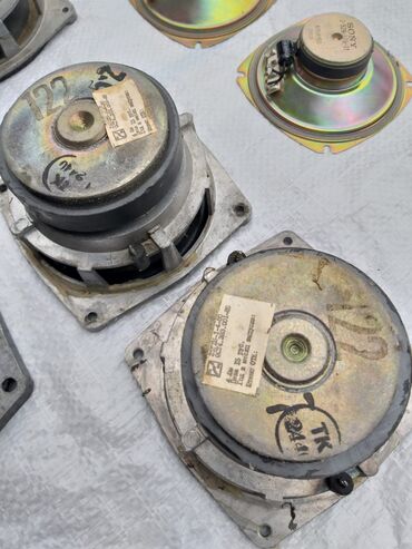 Dinamiklər və kolonkalar: Dinamiklər bir böyük basavik 60azn,iki basavik balaca 60 azn, bir səs -da lalafo.az — 6 Dinamiklər və kolonkalar: Dinamiklər bir böyük basavik 60azn,iki basavik balaca 60 azn, bir səs — 6