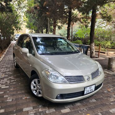 Nissan: Nissan Tiida sedan – gümüşü rəng Texniki xüsusiyyətlər və təchizat: - — 1