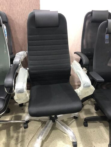 Ofis və oyun kresloları: Yeni, Təkərli, Qolları tənzimlənmir, Dəri — 15