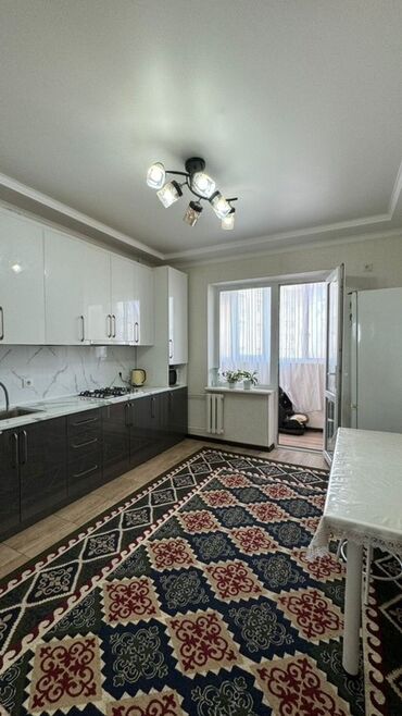 12 мик: 4 комнаты, 83 м², 106 серия, 8 этаж, Евроремонт