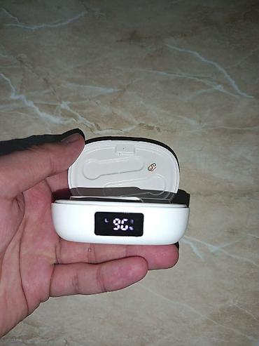 samsung level u: Samsung dizaynında TWS (simsiz) qulaqlıq. Az istifadə olunub, yaxşı — 1