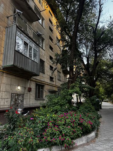 сдаю квартиру по рыскулова: 3 комнаты, 62 м², Индивидуалка, 4 этаж, Старый ремонт